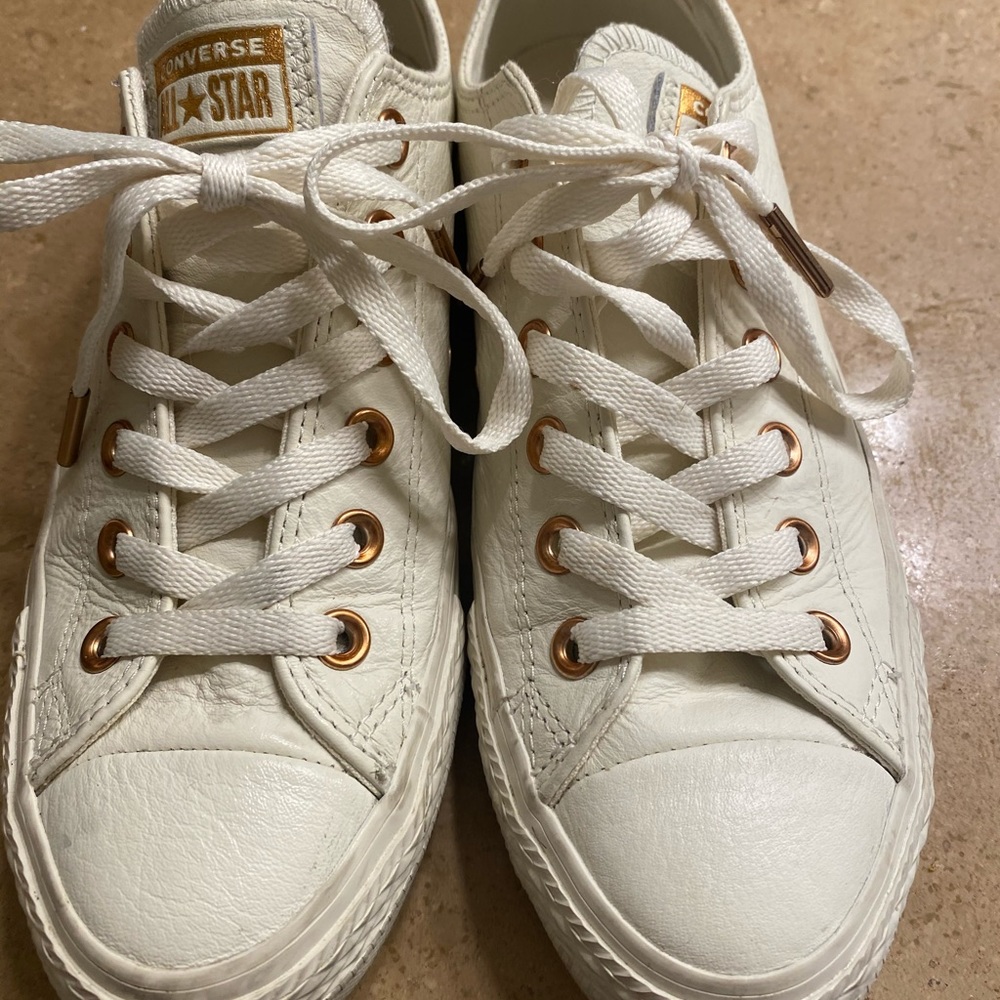 Leather cream colored converse